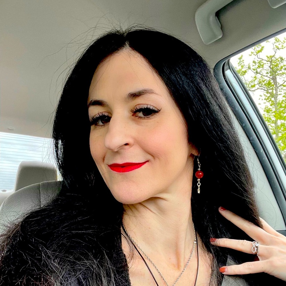 Meet your Posher, Carlie